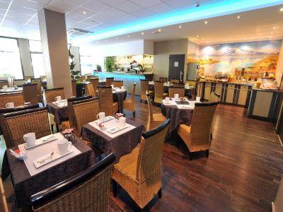 Centre Hotel 4*