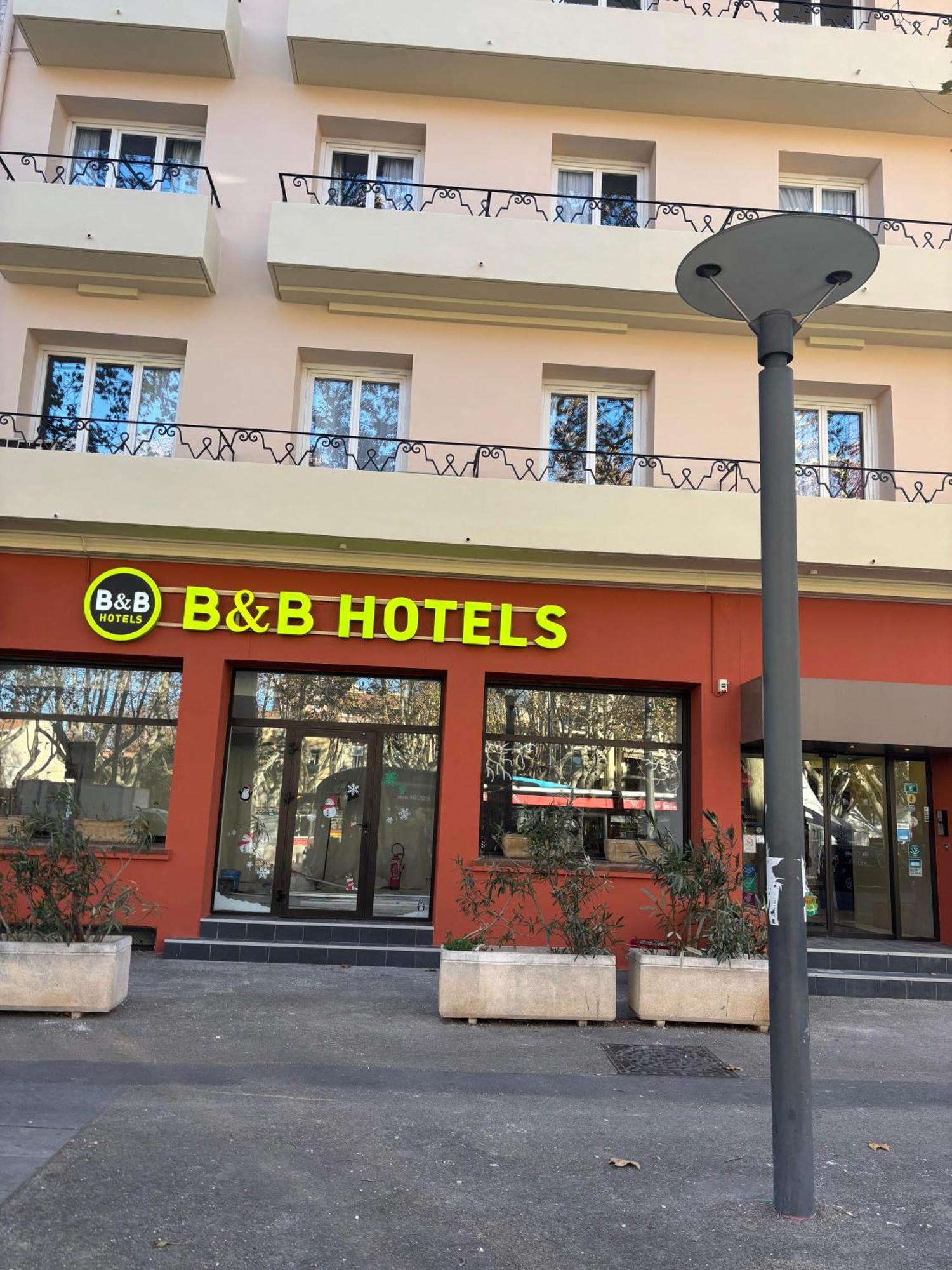 Centre Hotel 4*