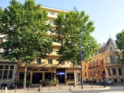 Centre Hotel 4*